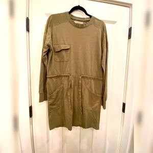 Causal dress with tie